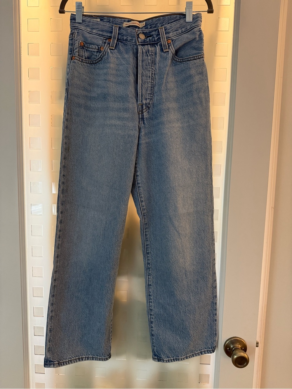 Levis Ribcage Straight Ankle Jean